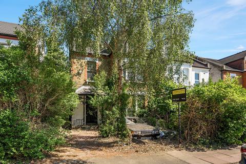 17 Queens Road, Beckenham, BR3 4JN