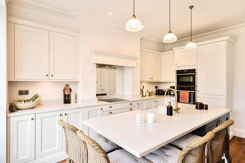 2 bedroom terraced house for sale, Sandringham Road