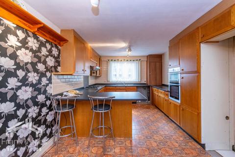 2 bedroom apartment for sale, North Promenade, Lytham St Annes, Lytham St. Annes, Lancashire, FY8 2LZ