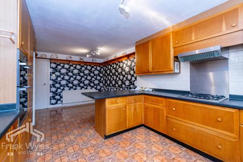 2 bedroom apartment for sale, North Promenade, Lytham St Annes, Lytham St. Annes, Lancashire, FY8 2LZ