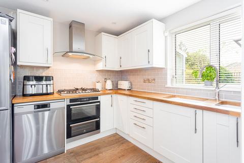 4 bedroom detached house for sale, St. Catherines Road, Crawley RH10