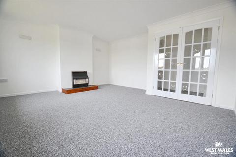 3 bedroom flat for sale, Hakin,  Milford Haven