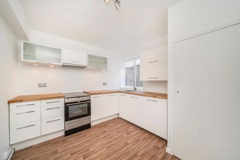 2 bedroom flat for sale, Cumberland Close, St Margarets TW1
