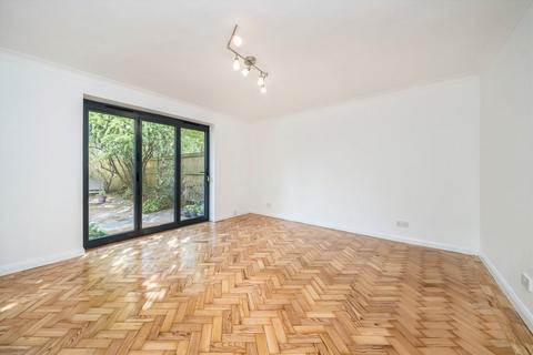 2 bedroom flat for sale, Cumberland Close, St Margarets TW1