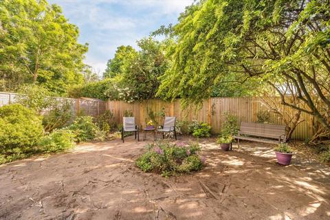 2 bedroom flat for sale, Cumberland Close, St Margarets TW1