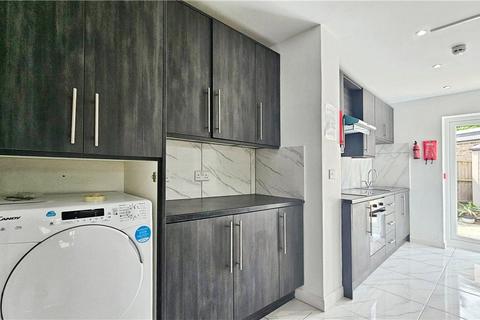 1 bedroom in a house share to rent, Elizabethan Close, Stanwell, Staines-upon-Thames, Surrey, TW19