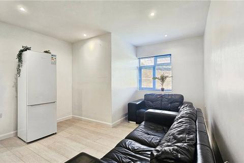 1 bedroom in a house share to rent, Elizabethan Close, Stanwell, Staines-upon-Thames, Surrey, TW19