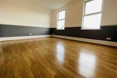 1 bedroom flat to rent, Gibbon Road, London SE15