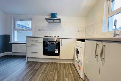 1 bedroom flat to rent, Gibbon Road, London SE15