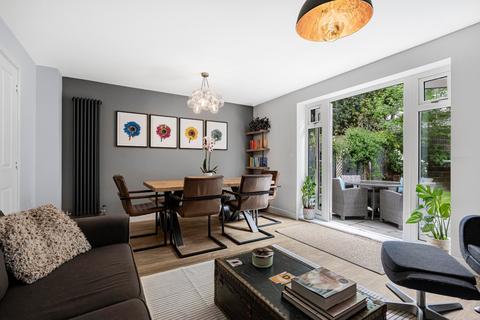 20 Brickwork Avenue, Liphook, GU30 7WP