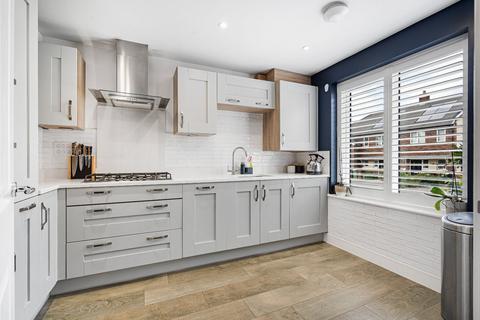 20 Brickwork Avenue, Liphook, GU30 7WP