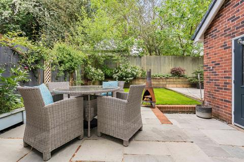 20 Brickwork Avenue, Liphook, GU30 7WP