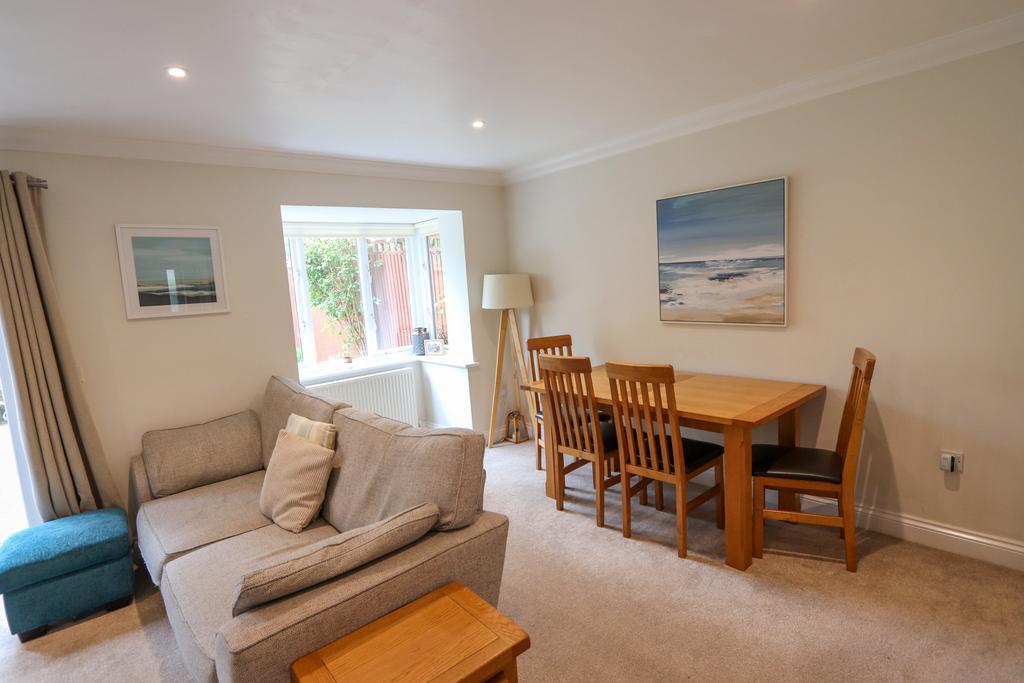 Living/dining room