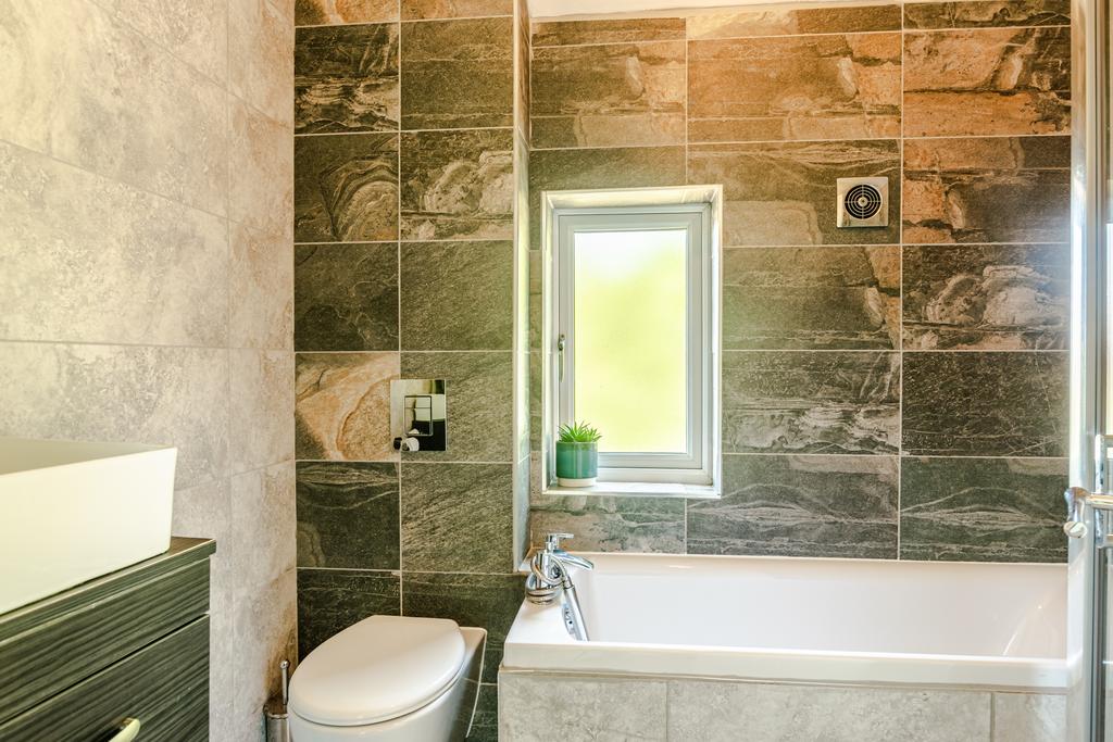 Bathroom1
