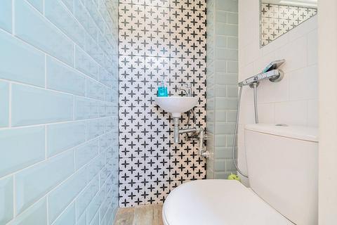 17 Hallowell Close, Mitcham, CR4 2QD
