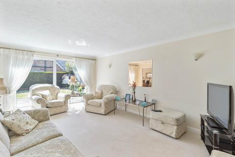 1 Penman Close, St Albans, AL2 3DJ