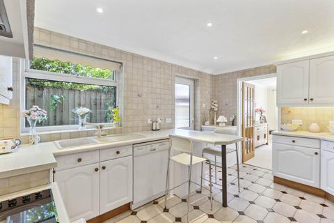 1 Penman Close, St Albans, AL2 3DJ
