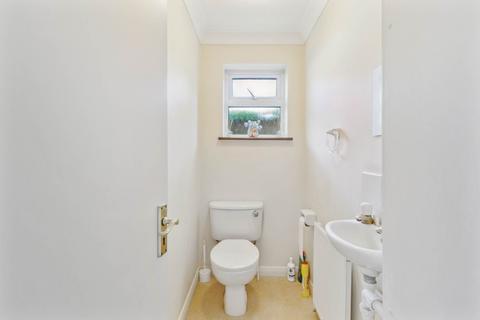 1 Penman Close, St Albans, AL2 3DJ
