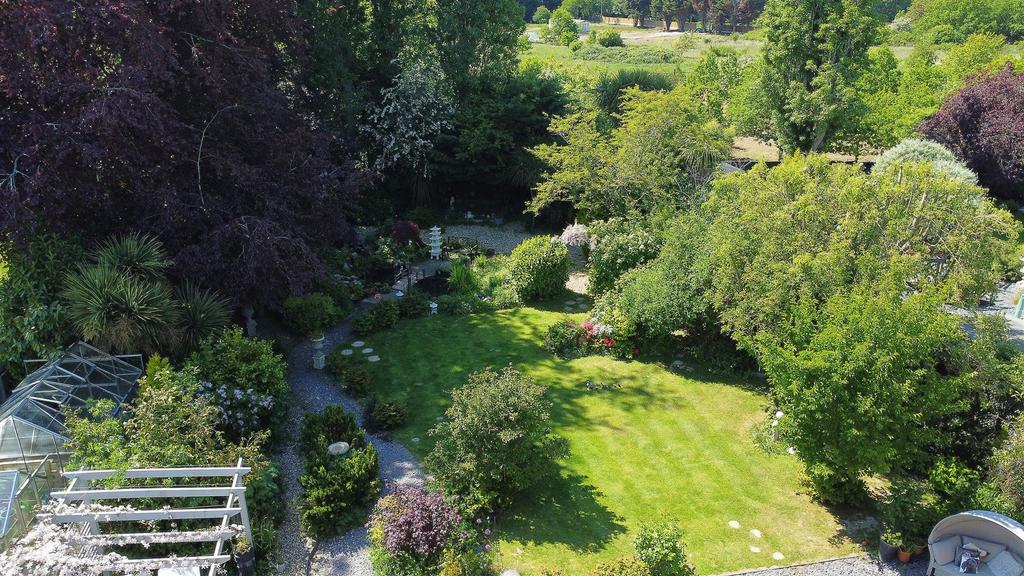 Garden Drone.JPG