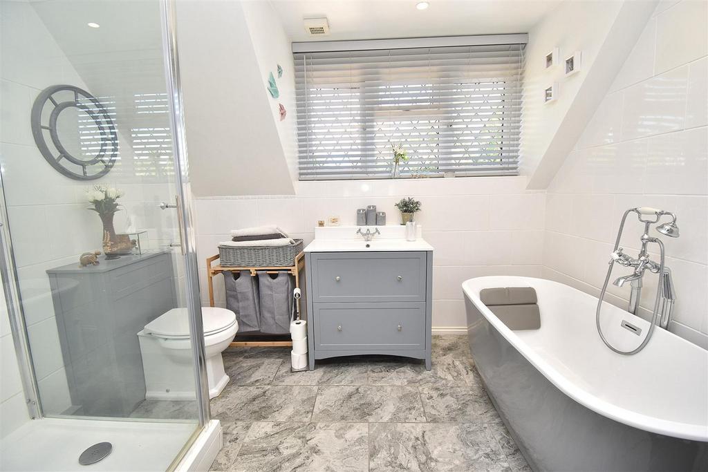 Ensuite-001.JPG