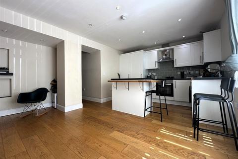2 bedroom apartment to rent, Westend Terrace, Gloucester GL1