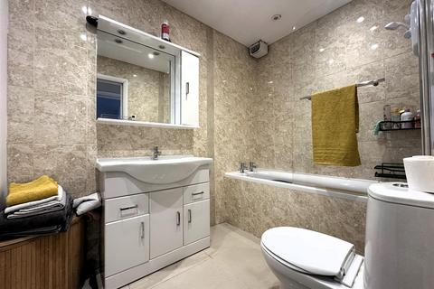 2 bedroom apartment to rent, Westend Terrace, Gloucester GL1