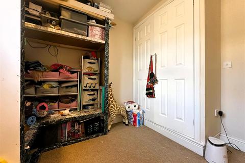 2 bedroom apartment to rent, Westend Terrace, Gloucester GL1