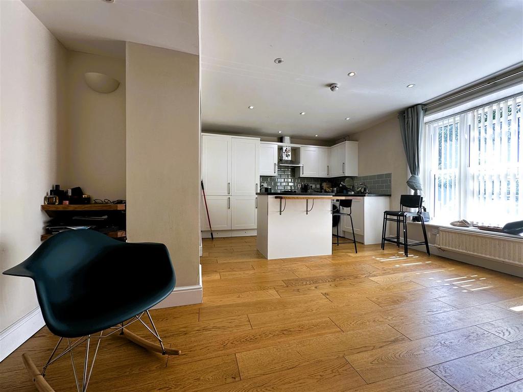 Kitchen III.jpg