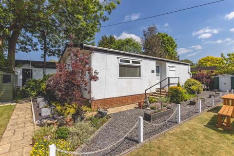 2 bedroom park home for sale, River Road, Willows Riverside Park, Windsor