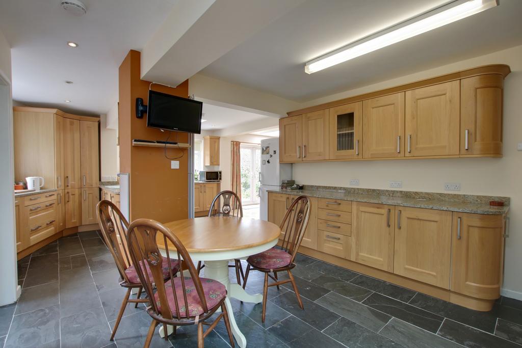 Kitchen diner