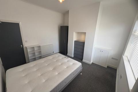 1 bedroom in a house share to rent, Dodsworth Street, Mexborough