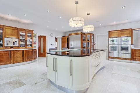 7 bedroom detached house for sale, Parkstone Avenue, Hornchurch, RM11