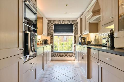 2 bedroom apartment for sale, Hindhead Road, Haslemere, GU27