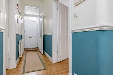 3 bedroom flat for sale, Wolseley Crescent, Edinburgh EH8
