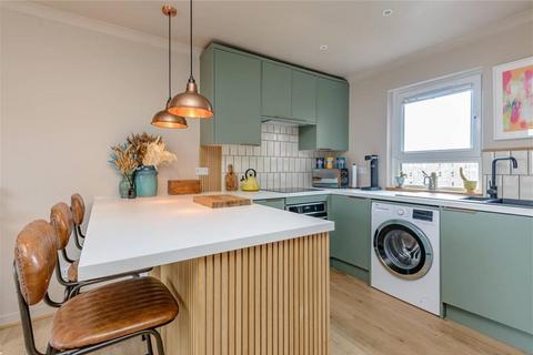 2/6 Electra Place, Edinburgh, EH15 1UF