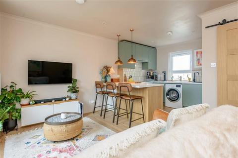 2/6 Electra Place, Edinburgh, EH15 1UF