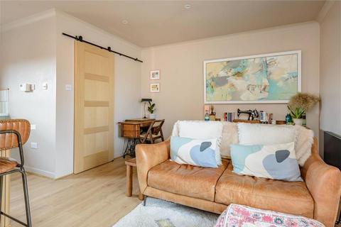 2/6 Electra Place, Edinburgh, EH15 1UF