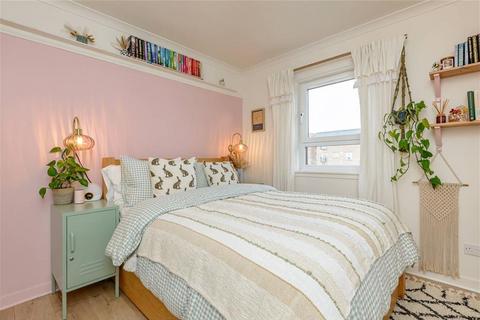 2/6 Electra Place, Edinburgh, EH15 1UF