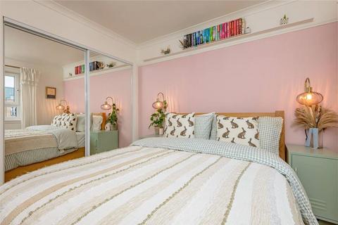 2/6 Electra Place, Edinburgh, EH15 1UF