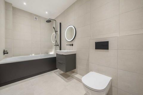 2 bedroom flat for sale, Cranmer Avenue, London W13