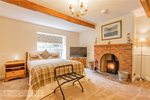 2 bedroom terraced house for sale, Dunford Road, Holmfirth, West Yorkshire, HD9