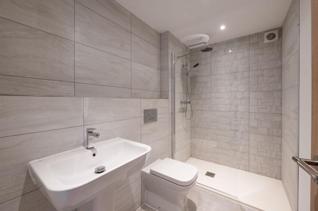 Downstairs Shower/WC