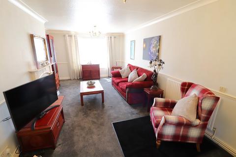 90 Briardale, Stevenage, SG1 1TR