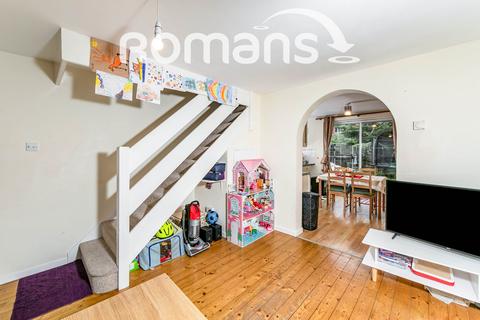 2 bedroom terraced house to rent, Chilcombe Way, Lower Earley, Reading, RG6
