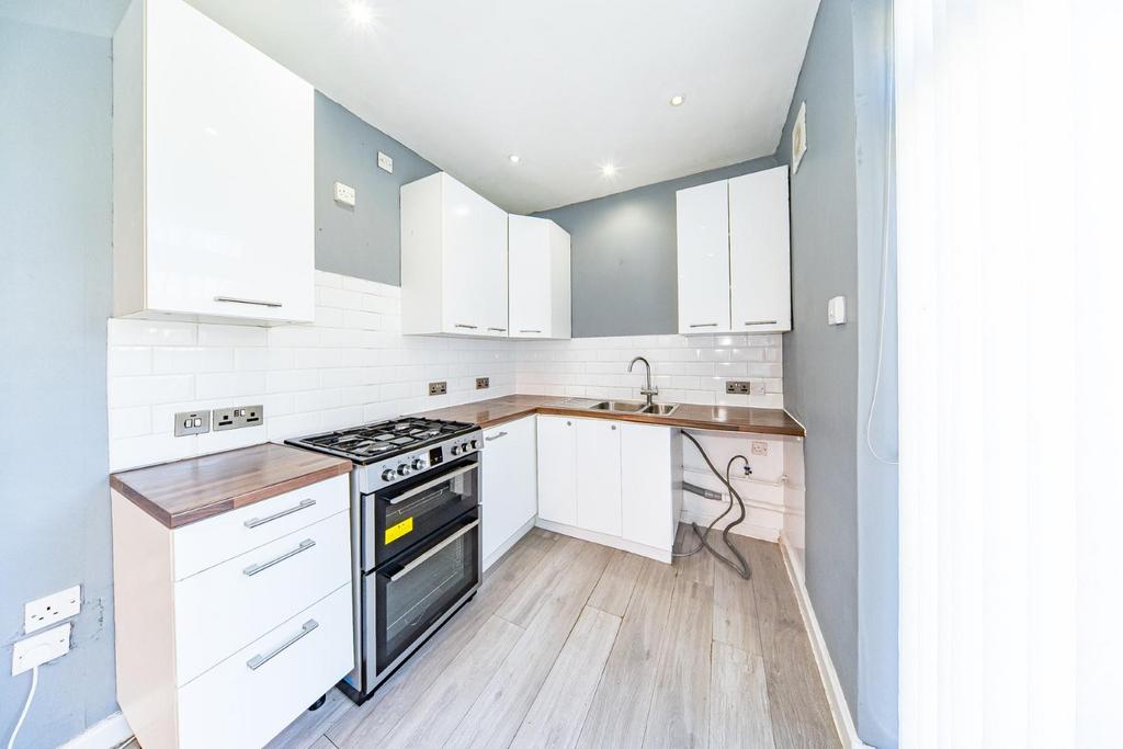 46 Cumber Lane kitchen.jpg