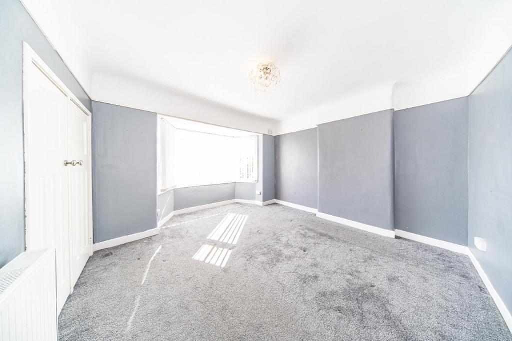 46 Cumber Lane bedroom 1 2.jpg