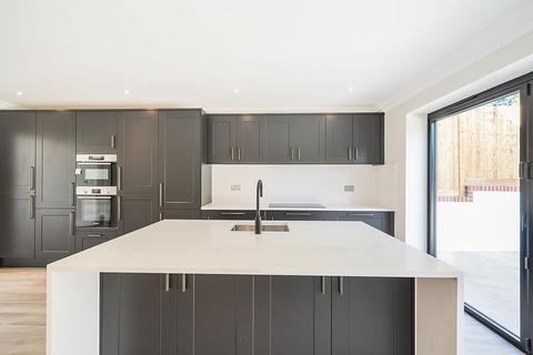 undefined, Ninehams Road, Caterham CR3
