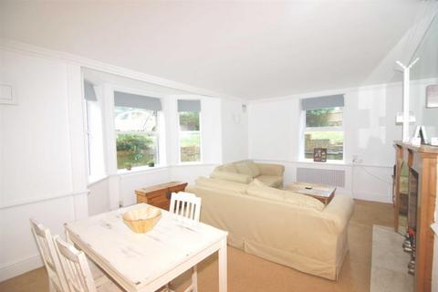 2 bedroom flat to rent, Avenue South, Surbiton KT5