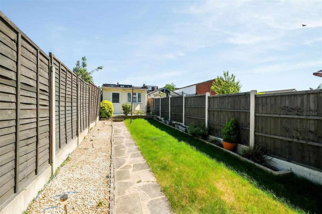 82 Uplands Road-27.jpg