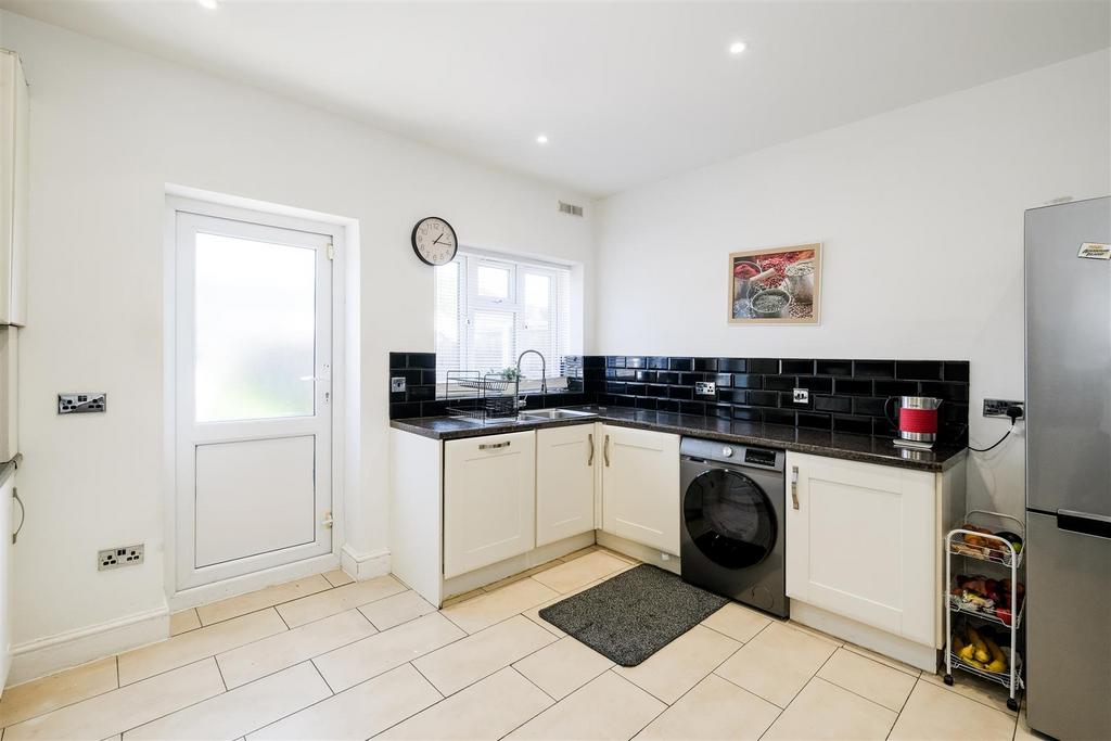 82 Uplands Road-11.jpg